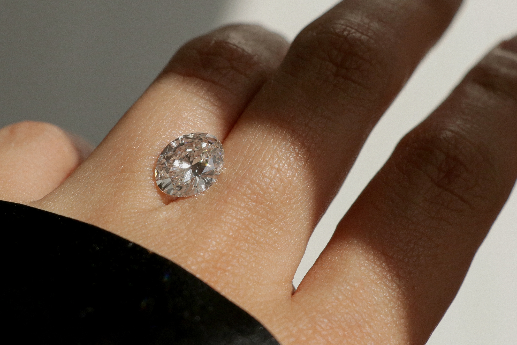 Exploring the Price Tag of a 6-Carat Diamond Ring