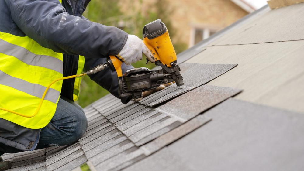 How to Choose the Right Commercial Roofing Company: Key Considerations for Business OwnersHow to Choose the Right Commercial Roofing Company: Key Considerations for Business Owners