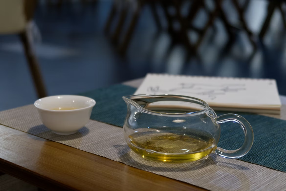 The Science Behind Sleep Teas: How Ingredients Like Chamomile Work