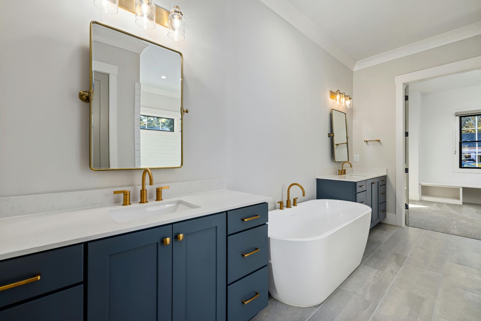 10 Bathroom Design Trends That Redefine the Warmth and Style of Your Home